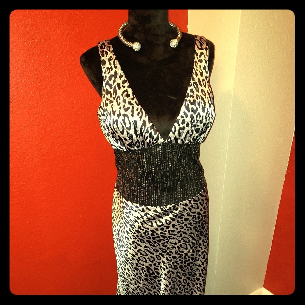 Silk Jacquard Print (100 percent polyester)Dress